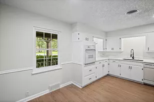 1311 W Lavender Ln, Arlington, TX 76013 - Photo 9