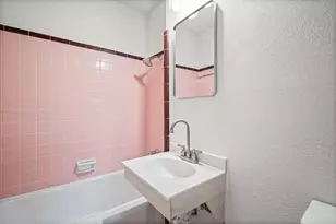 1311 W Lavender Ln, Arlington, TX 76013 - Photo 17