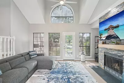 209 Cimarron Trail #6, Irving, TX 75063 - Photo 33