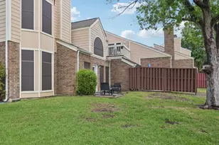 209 Cimarron Trail, Irving, TX 75063 - Photo 19