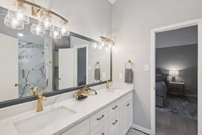 209 Cimarron Trail #6, Irving, TX 75063 - Photo 35