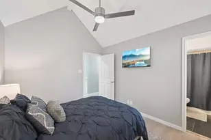 209 Cimarron Trail, Irving, TX 75063 - Photo 37