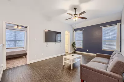 5035 Venecia Way, Grand Prairie, TX 75052 - Photo 5