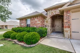 1060 Sadie St, Forney, TX 75126 - Photo 3