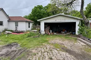 207 S Cedar St, Leonard, TX 75452 - Photo 3