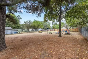 1905 E Price St, Paris, TX 75460 - Photo 39