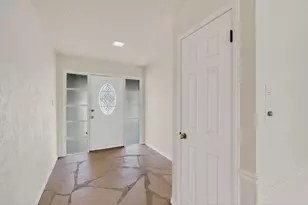 2800 Hedgeway Dr, Arlington, TX 76016 - Photo 9