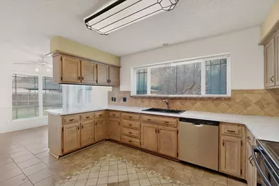 2800 Hedgeway Drive, Arlington, TX 76016 - Photo 7