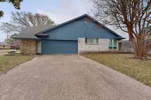 2800 Hedgeway Dr, Arlington, TX 76016 - Photo 3