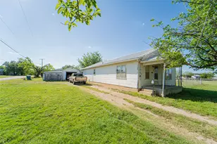 701 N Shelton St, Breckenridge, TX 76424 - Photo 17