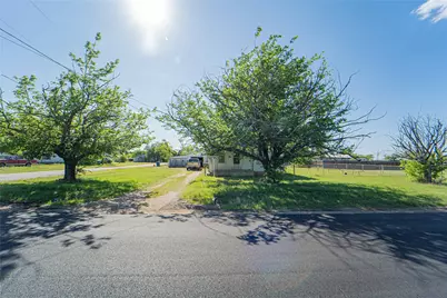 701 N Shelton Street, Breckenridge, TX 76424 - Photo 19