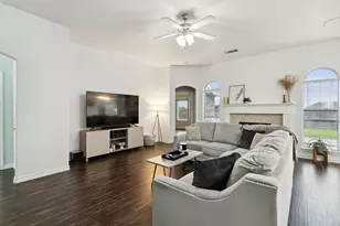 707 Bayshore Dr, Mansfield, TX 76063 - Photo 5