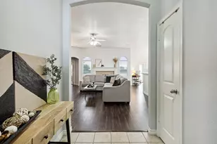 707 Bayshore Dr, Mansfield, TX 76063 - Photo 3