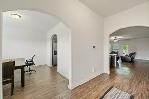 719 Milas Ln, Glenn Heights, TX 75154 - Photo 5