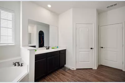 719 Milas Lane, Glenn Heights, TX 75154 - Photo 13