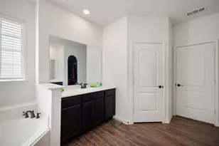 719 Milas Ln, Glenn Heights, TX 75154 - Photo 13