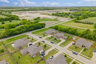 719 Milas Ln, Glenn Heights, TX 75154 - Photo 25