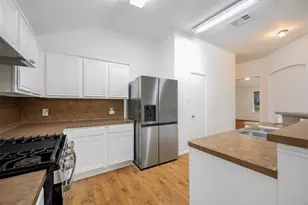 1001 Campbell Dr, McKinney, TX 75071 - Photo 3