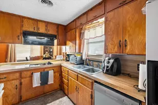 2266 Myrtlewood Dr, Dallas, TX 75232 - Photo 21