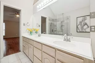 4818 Ashworth Ct, Arlington, TX 76017 - Photo 13