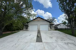 1219 S Austin St, Sherman, TX 75090 - Photo 3