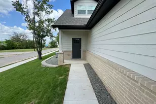 419 W Dulin St, Sherman, TX 75090 - Photo 3