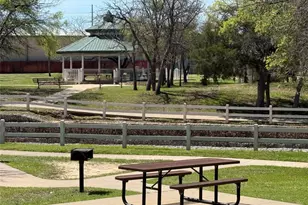 3302 Peachtree Ln, Pantego, TX 76013 - Photo 33