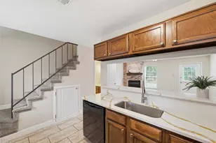 112 Churchill Ln, Euless, TX 76039 - Photo 11