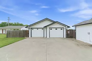 1032 Greg St, Azle, TX 76020 - Photo 7