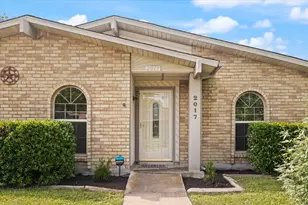 2017 Montana Trail, Grand Prairie, TX 75052 - Photo 7