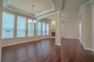 7124 Isle Royal Ln, Irving, TX 75063 - Photo 9