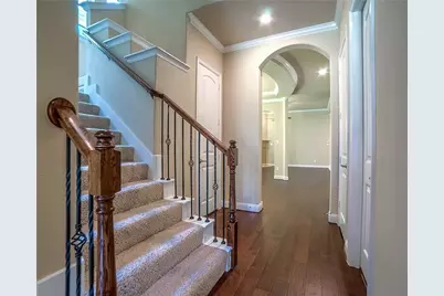 7124 Isle Royal Lane, Irving, TX 75063 - Photo 5