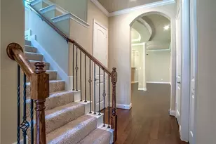 7124 Isle Royal Ln, Irving, TX 75063 - Photo 5