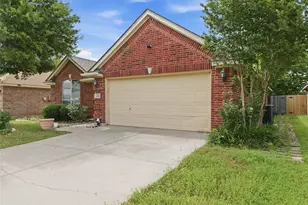 9008 Winding River Dr, Fort Worth, TX 76118 - Photo 3