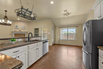 2524 Riders Way, Waco, TX 76712 - Photo 9