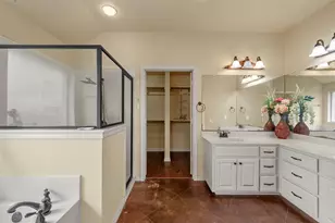 2524 Riders Way, Waco, TX 76712 - Photo 13