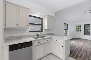 3611 Alexandria Dr, Arlington, TX 76015 - Photo 9