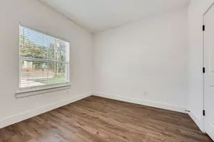 202 Pine St, Bonham, TX 75418 - Photo 17