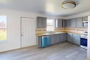 6031 Susanna Dr, Grand Prairie, TX 75052 - Photo 5