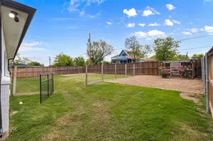 105 Runaway Bay Dr, Runaway Bay, TX 76426 - Photo 25