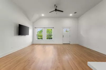 105 Runaway Bay Drive, Runaway Bay, TX 76426 - Photo 7
