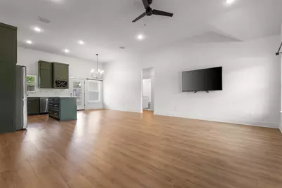 105 Runaway Bay Drive, Runaway Bay, TX 76426 - Photo 5
