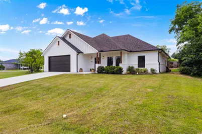 105 Runaway Bay Drive, Runaway Bay, TX 76426 - Photo 1