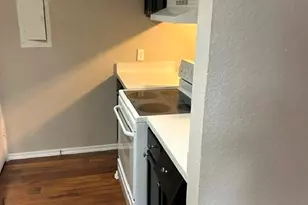 2001 Wesley Dr, Arlington, TX 76012 - Photo 3