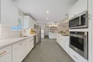 6275 Saratoga Cir, Dallas, TX 75214 - Photo 13