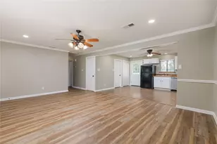 209 W Houston Ln, Van Alstyne, TX 75495 - Photo 5