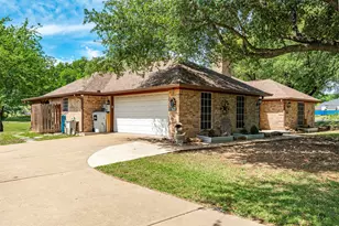 500 Seneca Dr, Waxahachie, TX 75165 - Photo 3