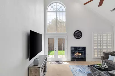 115 Saint James Road, Irving, TX 75063 - Photo 15