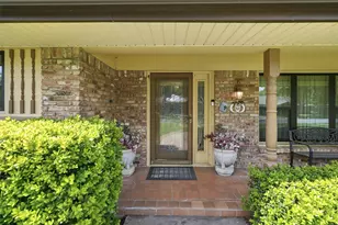 1226 Crestwood Dr, Cleburne, TX 76033 - Photo 3