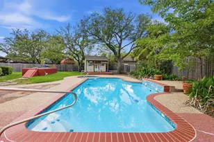 1226 Crestwood Dr, Cleburne, TX 76033 - Photo 9